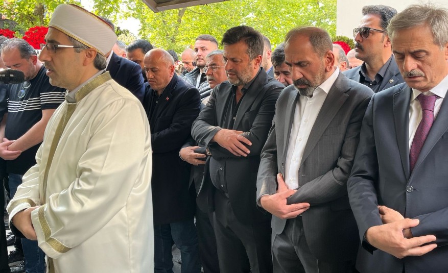 Bülent Uygun un kızı son yolculuğuna uğurlandı