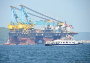 Çanakkale Boğazı ndan  dev  geçti!
