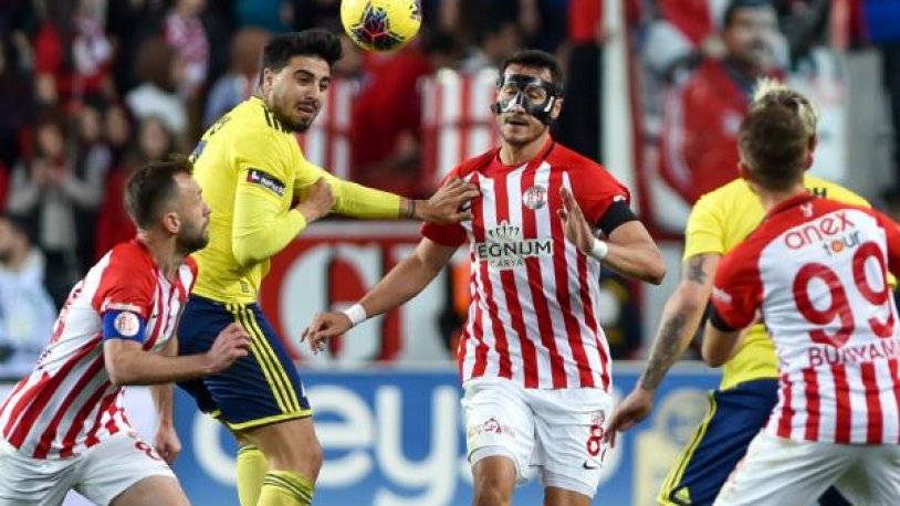 Fenerbahçe ye bir çelmede Antalyaspor dan