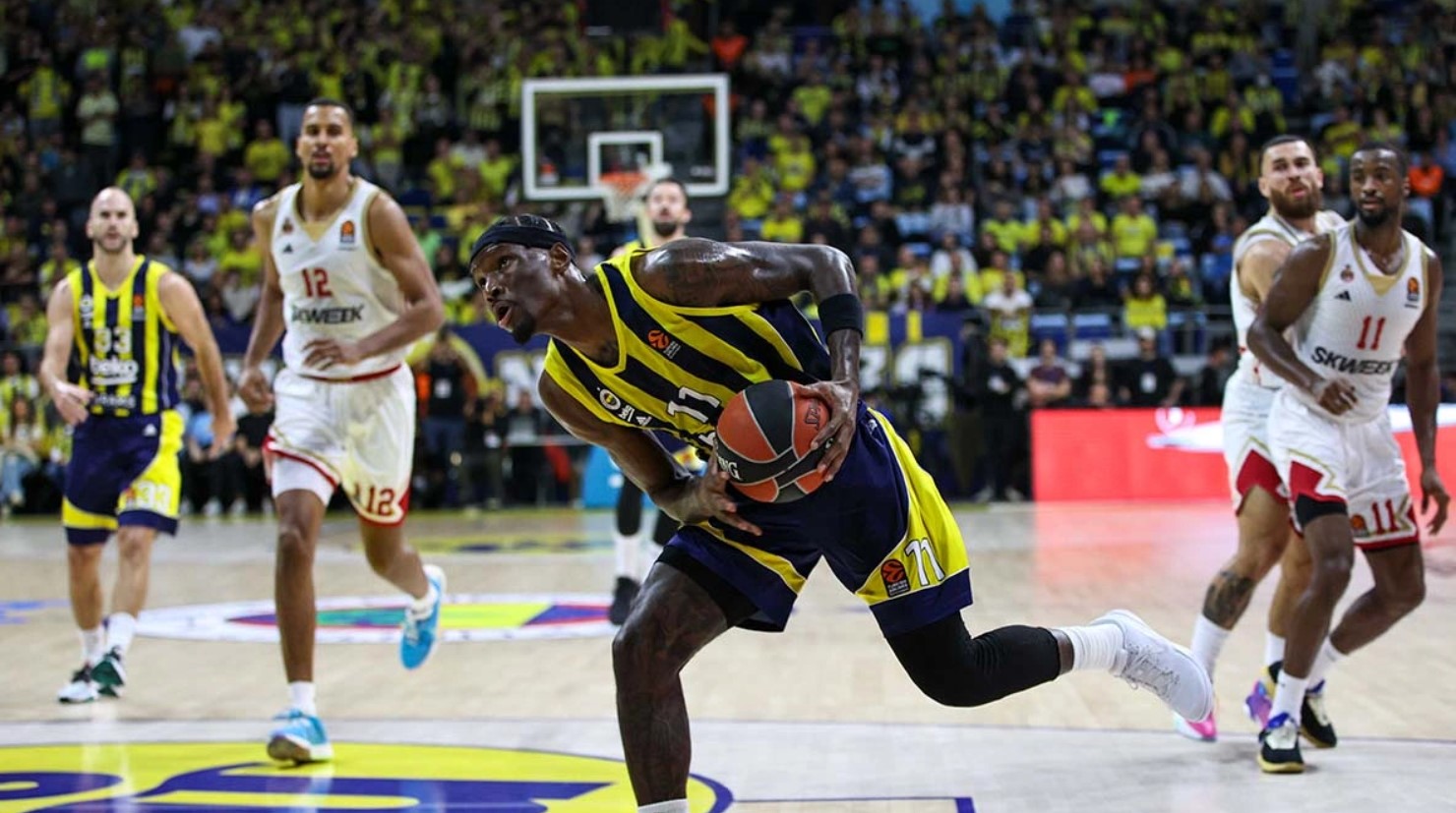 Jasikevicius un önderliğinde Fenerbahçe Beko, ilk maçını kazandı