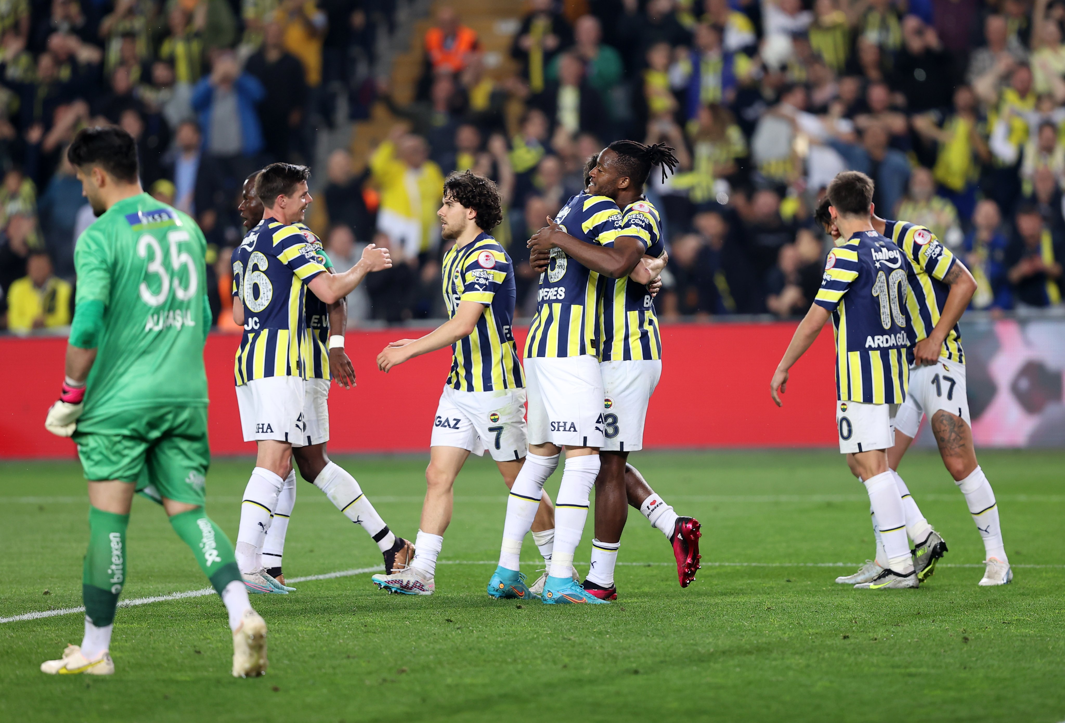 Fenerbahçe evinde Antalyaspor u ağırlayacak