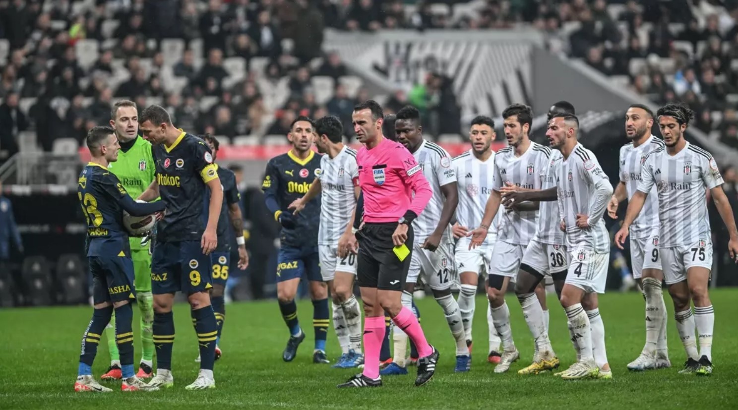 Fenerbahçe, TFF ye rapor gönderdi! Hakem Atilla Karaoğlan...