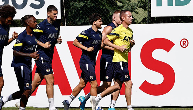 Fenerbahçe nin Dinamo Kiev kamp kadrosu belli oldu!