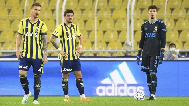 Fenerbahçe nin galibiyet serisini Konyaspor bitirdi