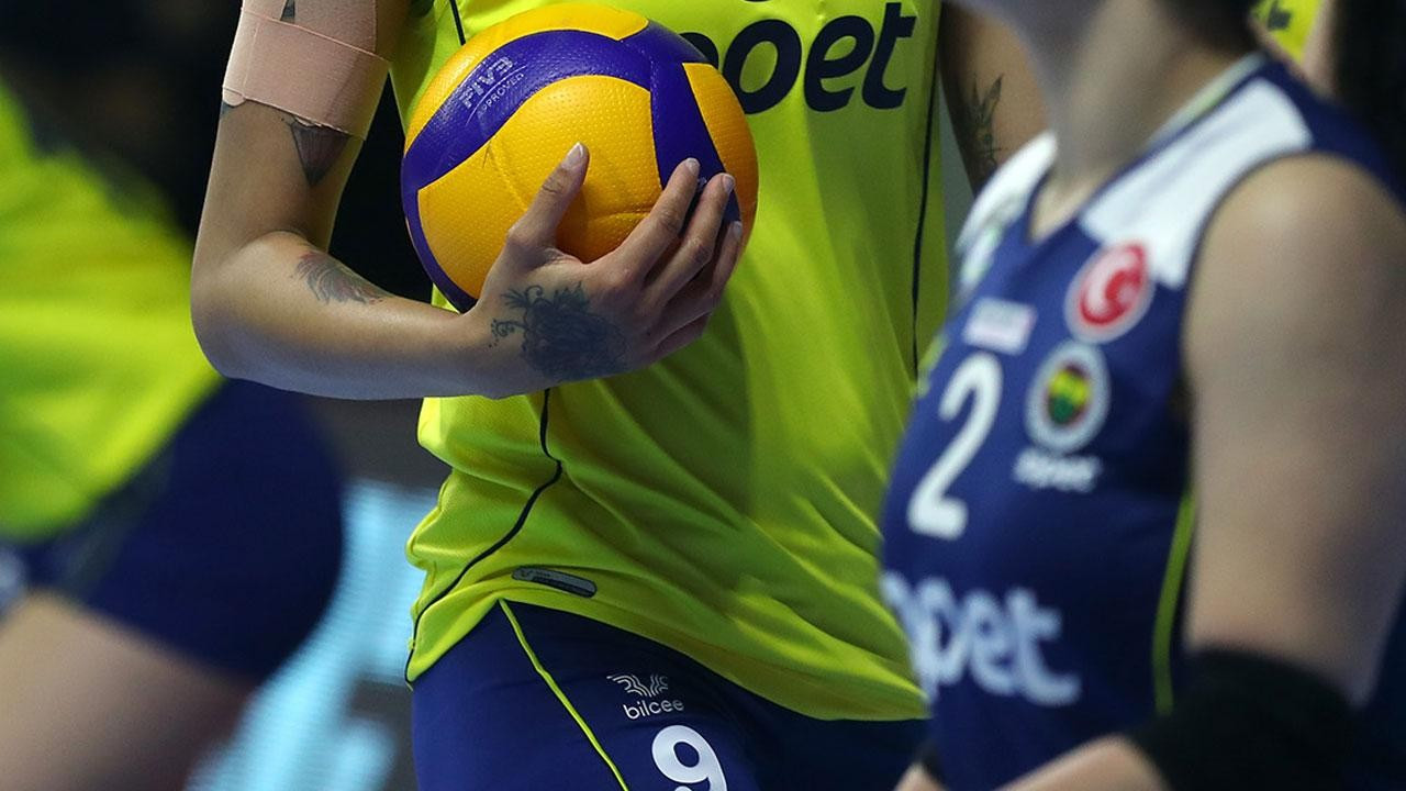 Fenerbahçe Opet ten Kovid-19 nedeniyle VakıfBank maçına çıkmama kararı