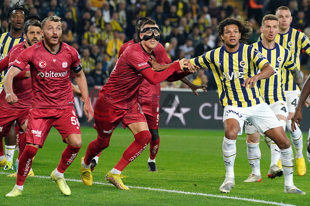 Sivasspor un rakibi Fenerbahçe! İşte muhtemel 11 ler
