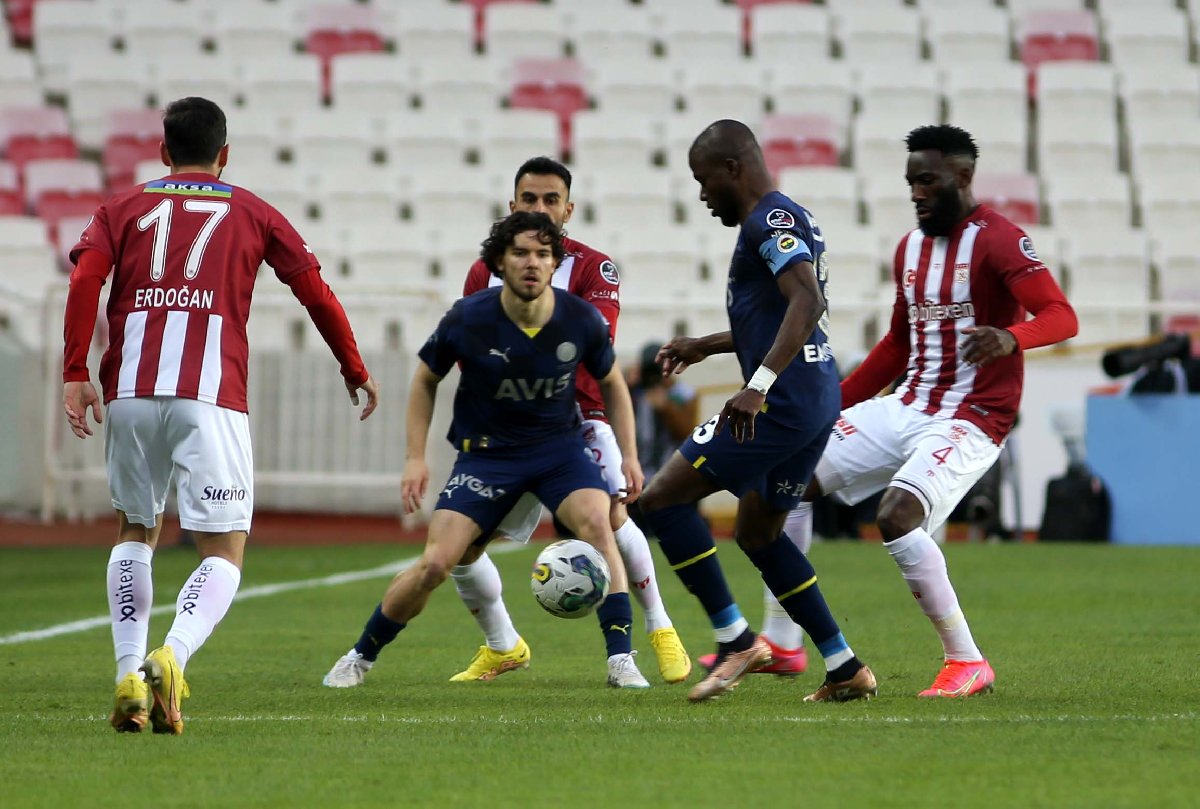 Fenerbahçe - Sivasspor maçı ne zaman, saat kaçta, hangi kanalda? İşte detaylar...