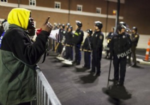 Ferguson da jüri kararı öncesi 3 tutuklama!