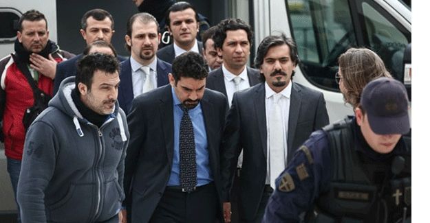 Yunan Bakan: 8 asker serbest kalabilir