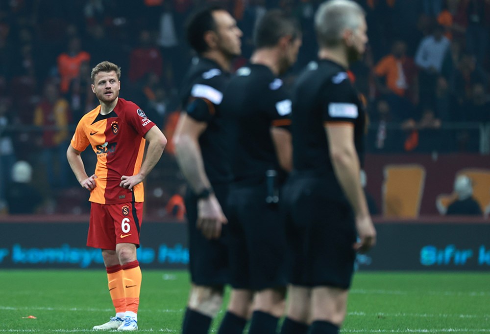 Galatasaray da sürpriz ayrılık