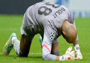 Sinan Bolat taraftarı şaşkına çevirdi!