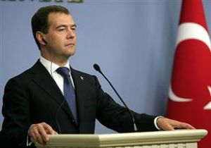 Medvedev in Hamas Çıkışına İsrail’den Sert Tepki: Hamas la Çeçen Teröristler Arasında Fark Yok!