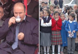 SAYIN BAKAN AYIP DEĞİL Mİ? ÇOCUKLAR SOĞUKTAN TİTRERKEN BU NE KEYİF?
