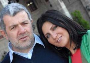 Sibel Can Yine Boşanamadı