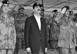 Pakistan’ı Örnek Alanlara Duyurulur: Askerin Yaptığı Anayasa Siviller Tarafından Yenilendi!