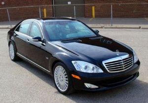 Mercedes 200 Bin Otomobilini Geri Çekiyor