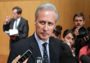 Fransız Bakana Cinsel Taciz Suçlaması 