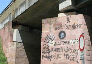 Irkçı sloganla Türklere Tehdit: