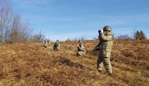 Türk askeri Kosova-Sırbistan sınırında devriye yaptı