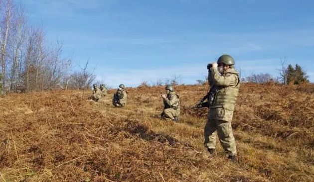 Türk askeri Kosova-Sırbistan sınırında devriye yaptı