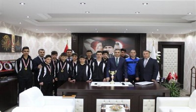 Aydın Doğan ın okulu göz kamaştırıyor!