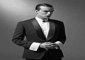 Cem Adrian 10. Yılını Konser Vererek Kutladı