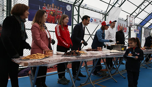 Büyükelçiden depremzede ziyareti