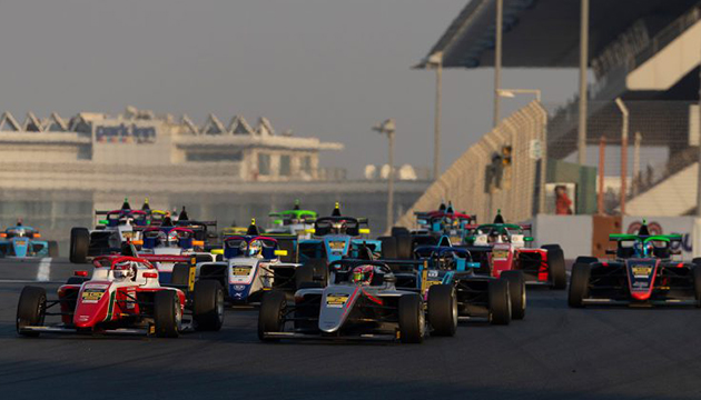 Alp Aksoy Formula Trophy de şampiyon