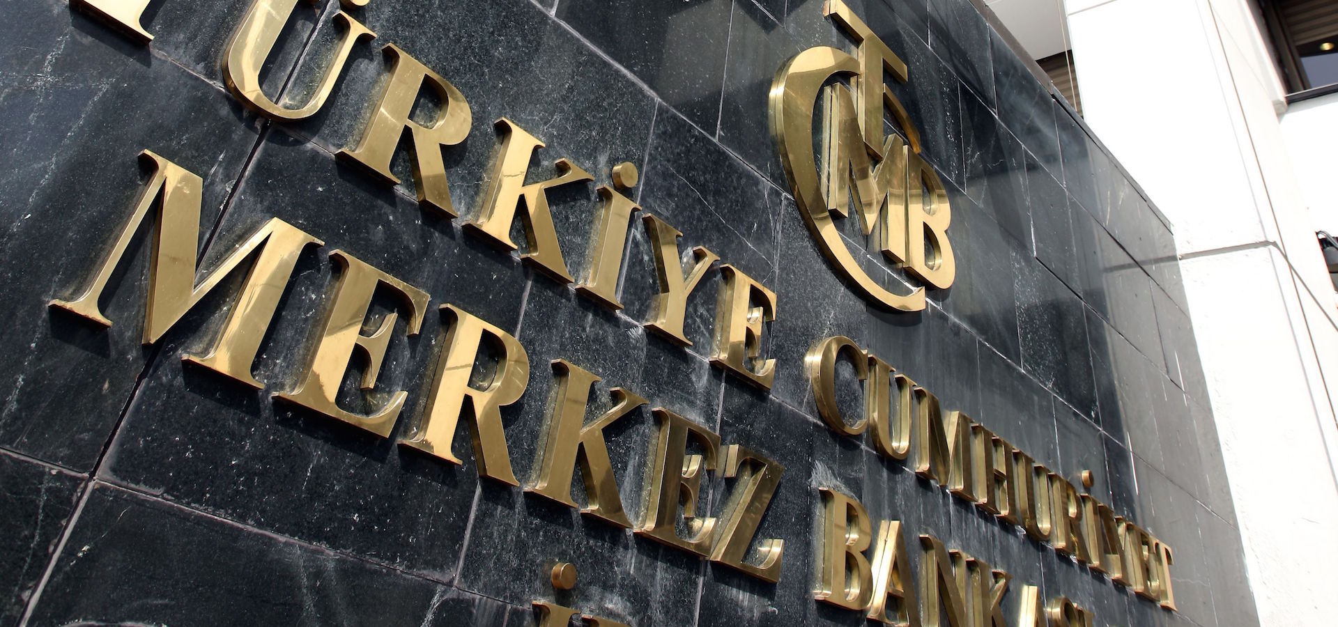 Yeni başkana hükümetten ilk eleştiri