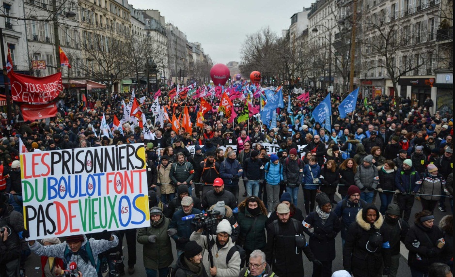 Protestolar sonuç vermedi: Fransa da emeklilik yaşı resmen 64 oldu