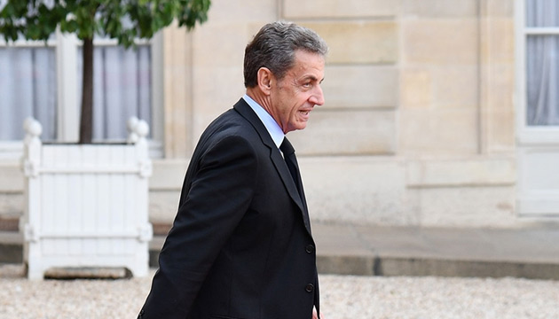 Sarkozy ye Fransa İçişleri Bakanı ndan destek