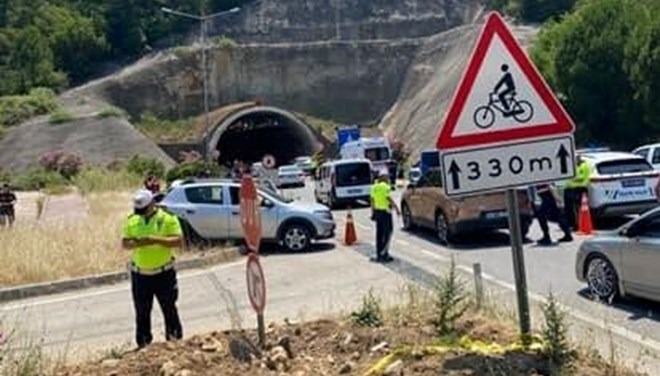 Antalya da feci kaza: 2 ölü, 4 yaralı