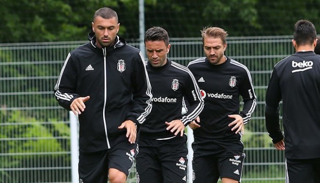 Beşiktaş 3 isimle masaya oturdu!