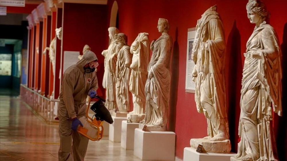 Antalya Müzesi nde zimmet krizi