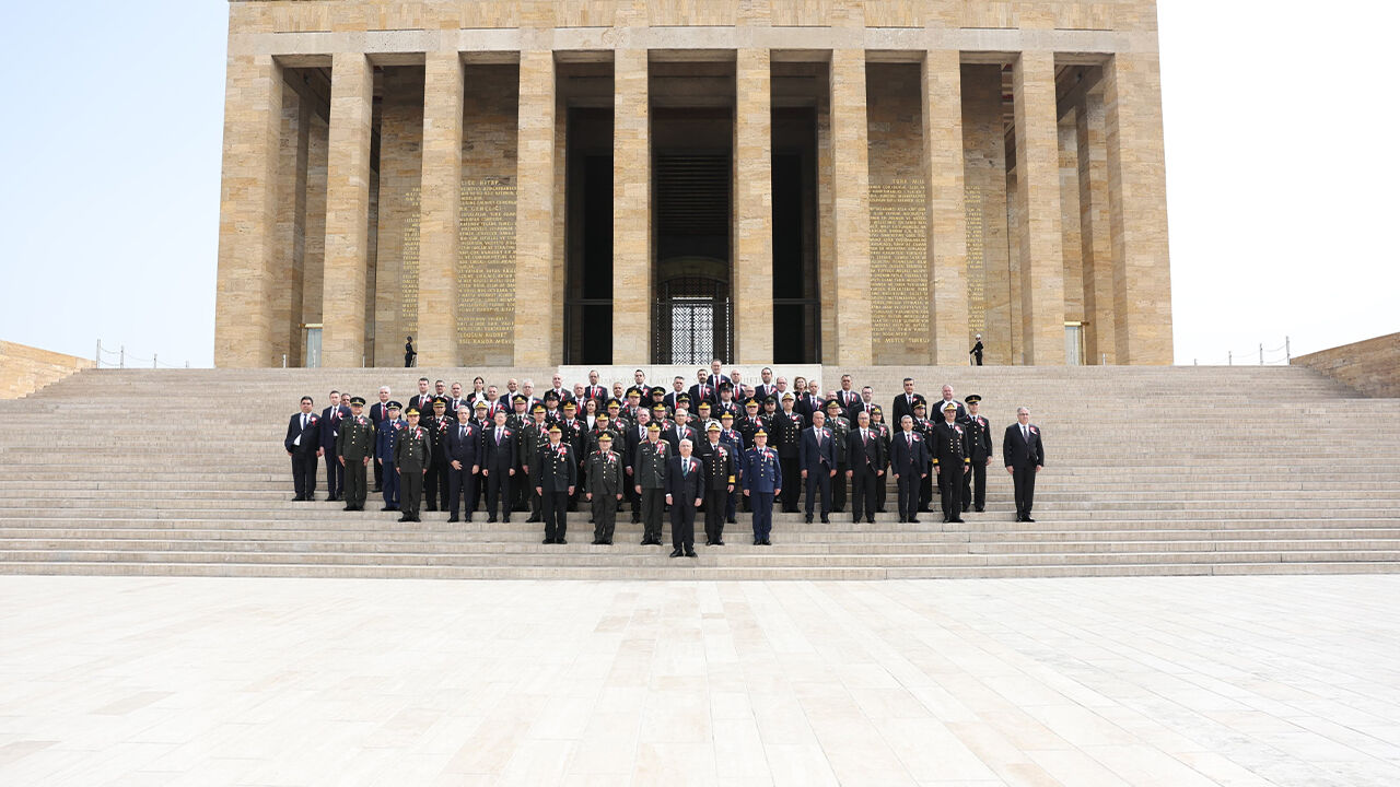 Devlet erkanı Anıtkabir de