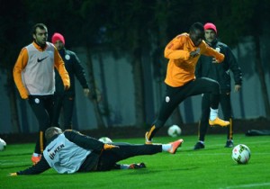 Galatasaray 3 puan peşinde!