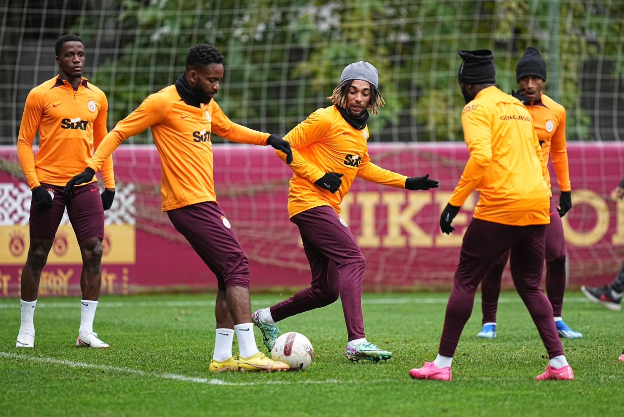 Galatasaray da bir ayrılık daha!