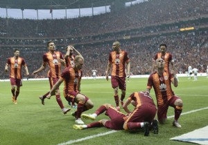 Galatasaray, TT Arena da Beşiktaş ı 2-0 yendi!