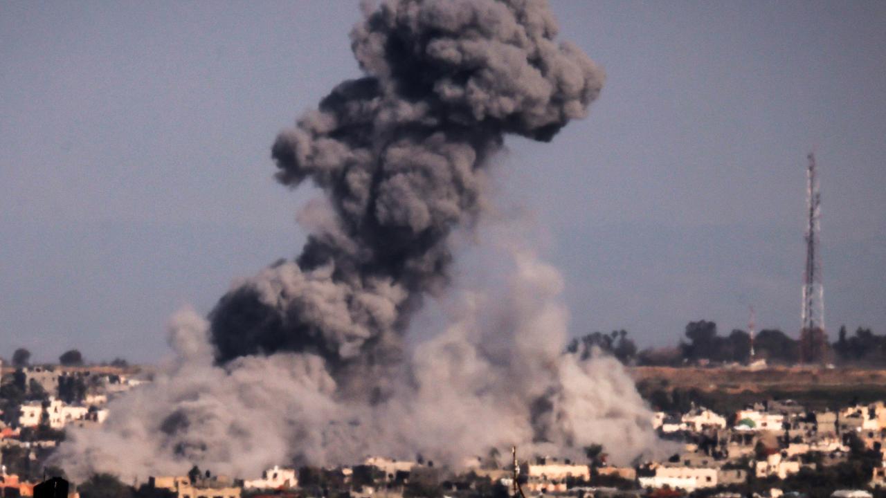 İsrail, Aksa Üniversitesinin binalarını bombaladı