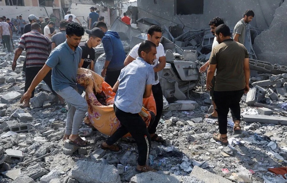 Gazze de can kaybı 17 bin 700 e yükseldi