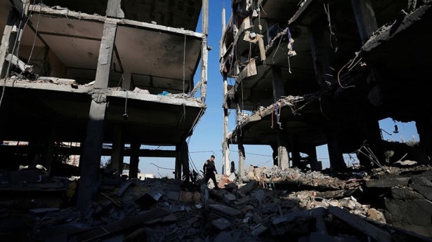 Gazze de can kaybı 18 bin 205 e yükseldi
