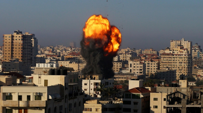 İsrail, Gazze deki Katar Kızılay binasını vurdu
