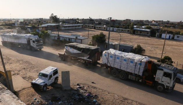 Gazze'nin kuzeyine insani yardım taşıyan 1063 tırdan yalnızca 49'u ulaştı