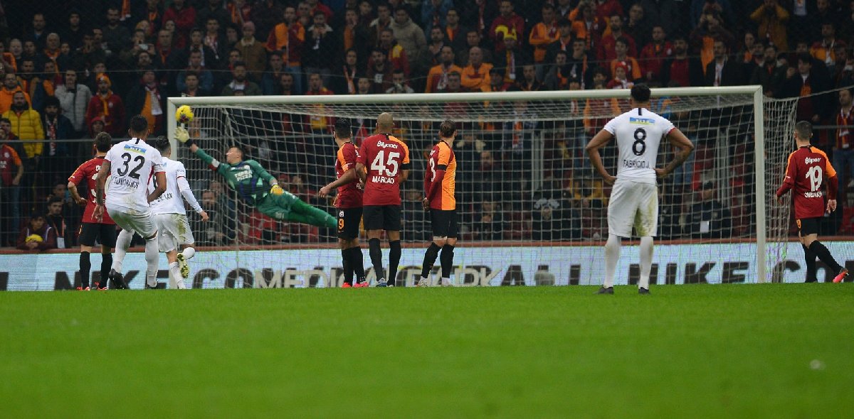 Sezon sonu Muslera tarihe geçecek