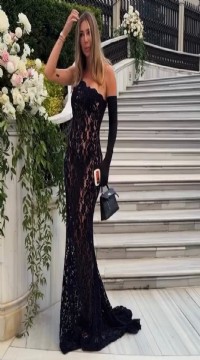 Şeyma Subaşı'nın dantelli elbisesine yorum yağdı