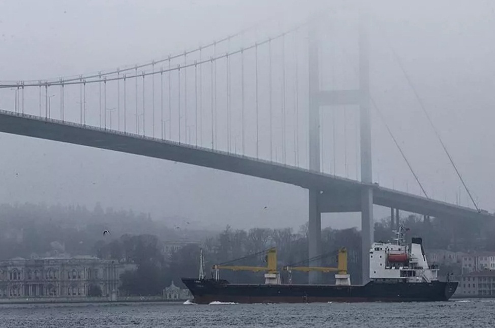 İstanbul Boğazı nda gemi trafiği askıya alındı