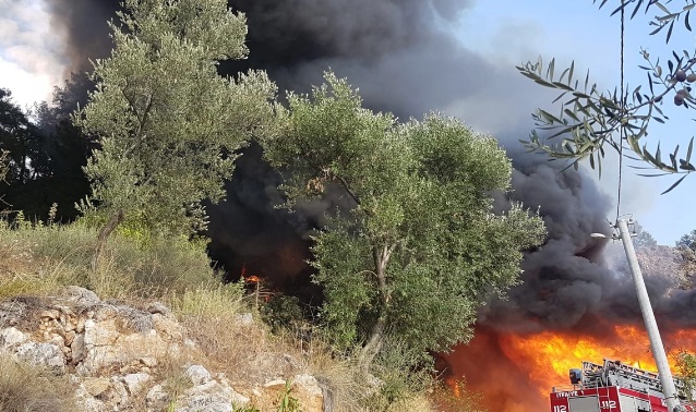 Göcek te korkutan yangın! Evde başladı, ormana sıçradı