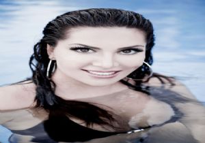 Ebru Eski Sevgilisinin Şarkısına Klip Çekti 
