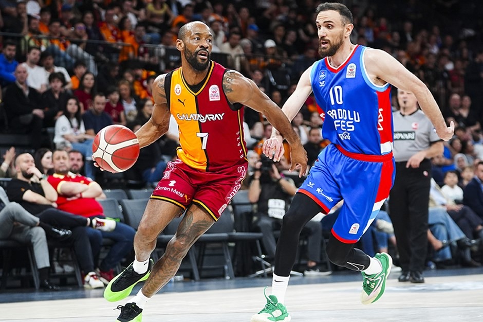 Galatasaray, ağır yenilgi aldı! Fark attılar...