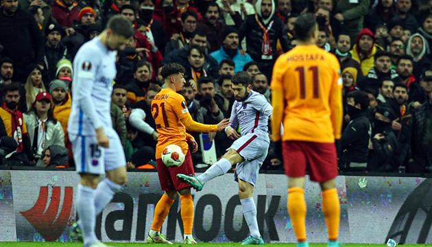 UEFA dan Galatasaray a kötü haber!